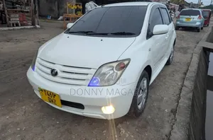 Toyota IST 2006 White
