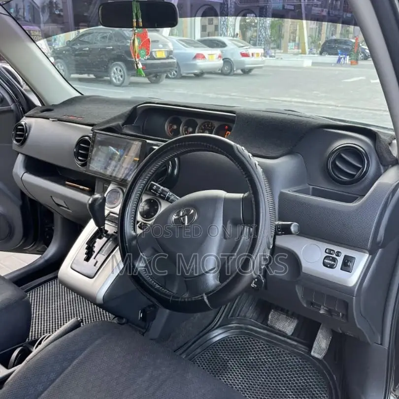 Toyota Corolla Rumion Hatchback 1.5 FWD 2008 Black