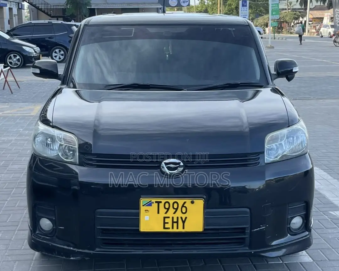 Toyota Corolla Rumion Hatchback 1.5 FWD 2008 Black