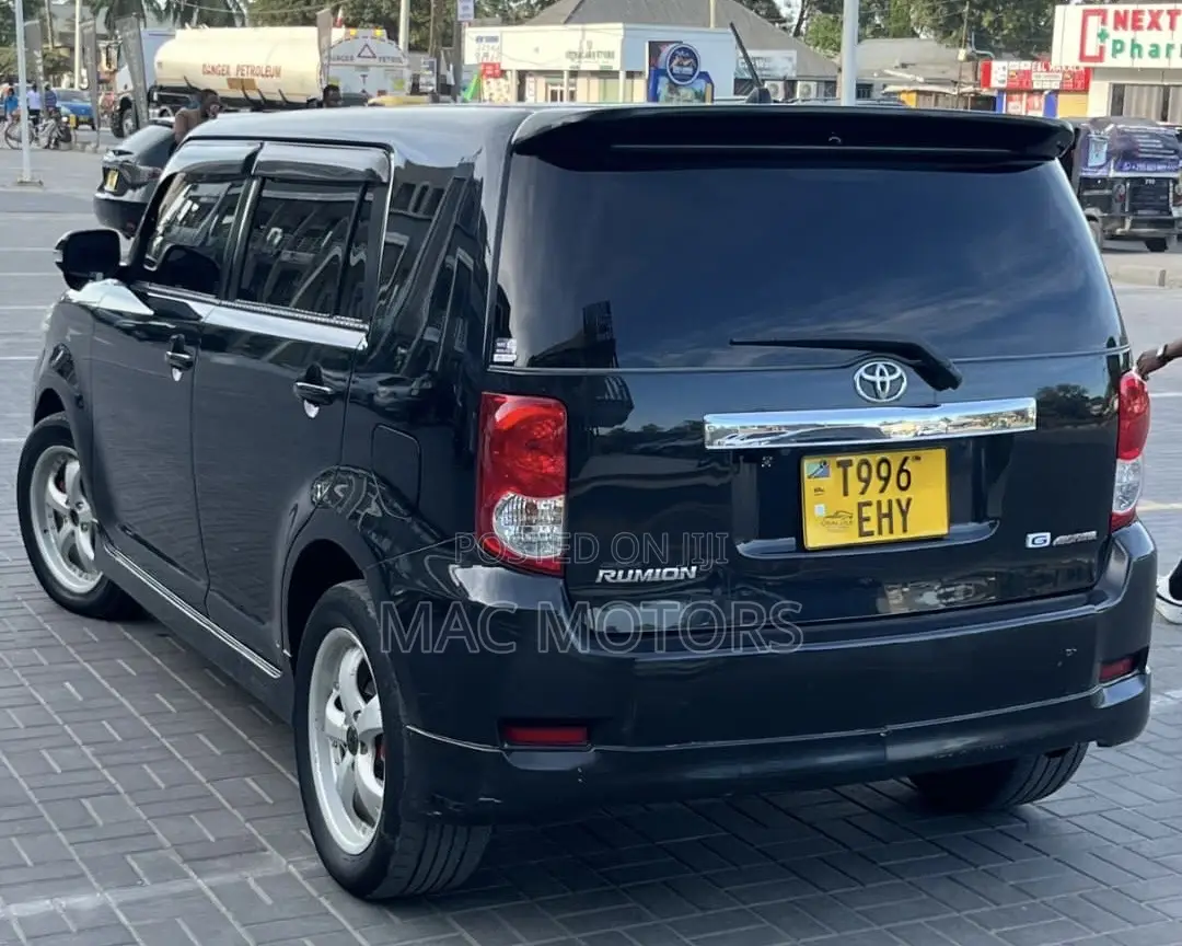 Toyota Corolla Rumion Hatchback 1.5 FWD 2008 Black