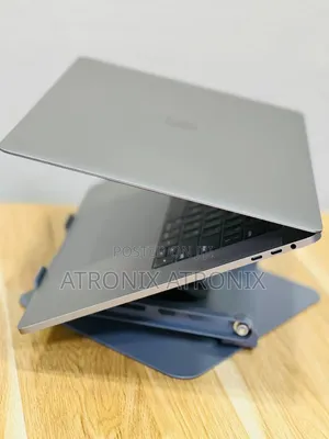 Laptop Apple MacBook Pro 2019 32GB Intel Core Ultra 9 SSD 512GB
