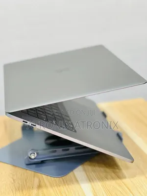 Laptop Apple MacBook Pro 2019 32GB Intel Core Ultra 9 SSD 512GB