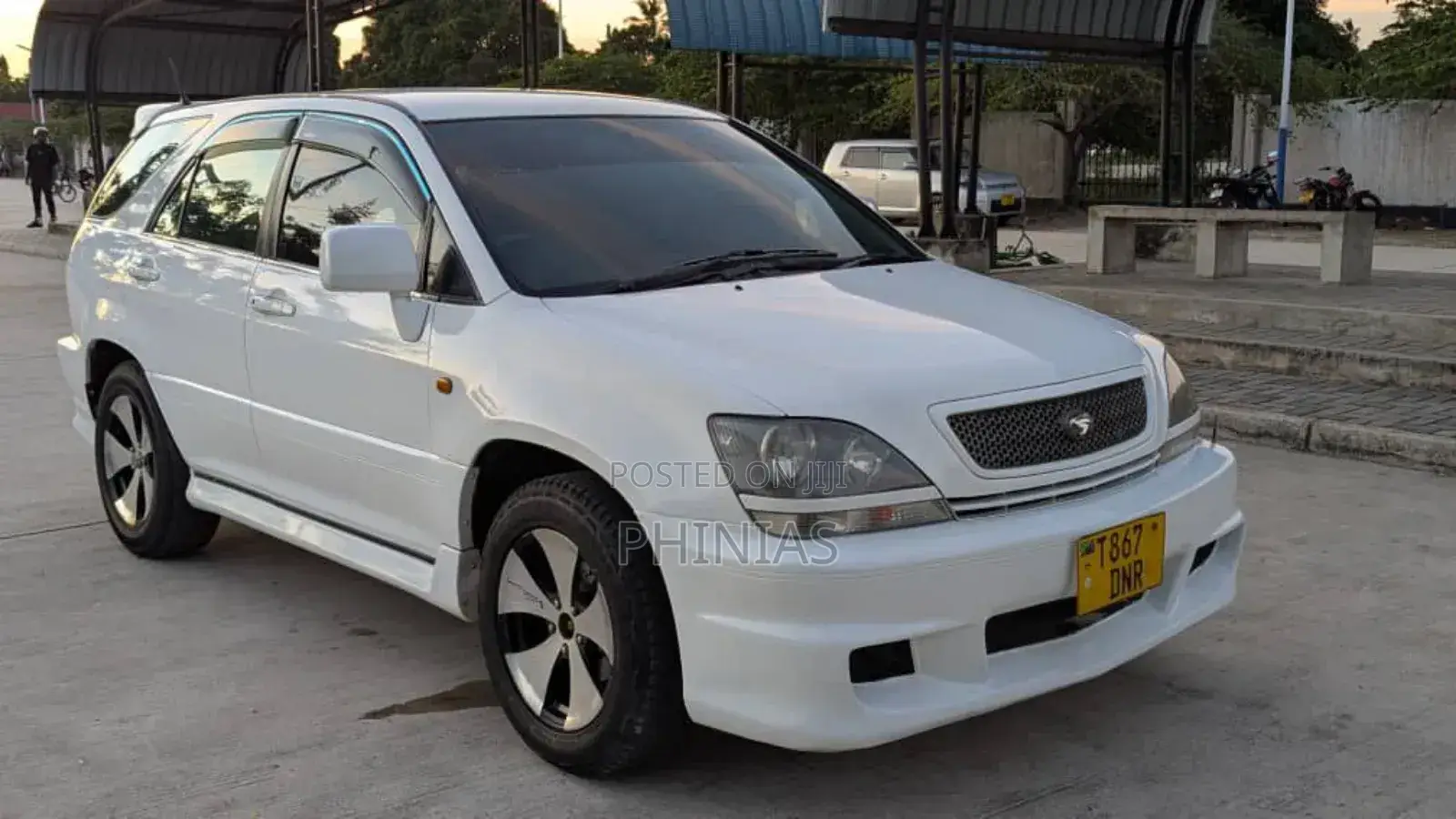 Toyota Harrier 2001 White