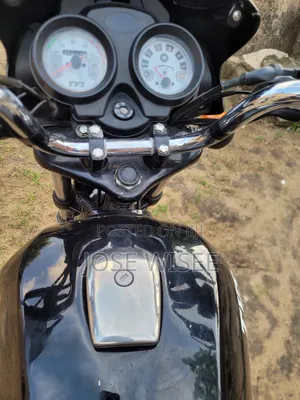 TVS HLX Plus ES 2025 Black