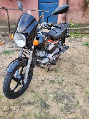 TVS HLX Plus ES 2025 Black