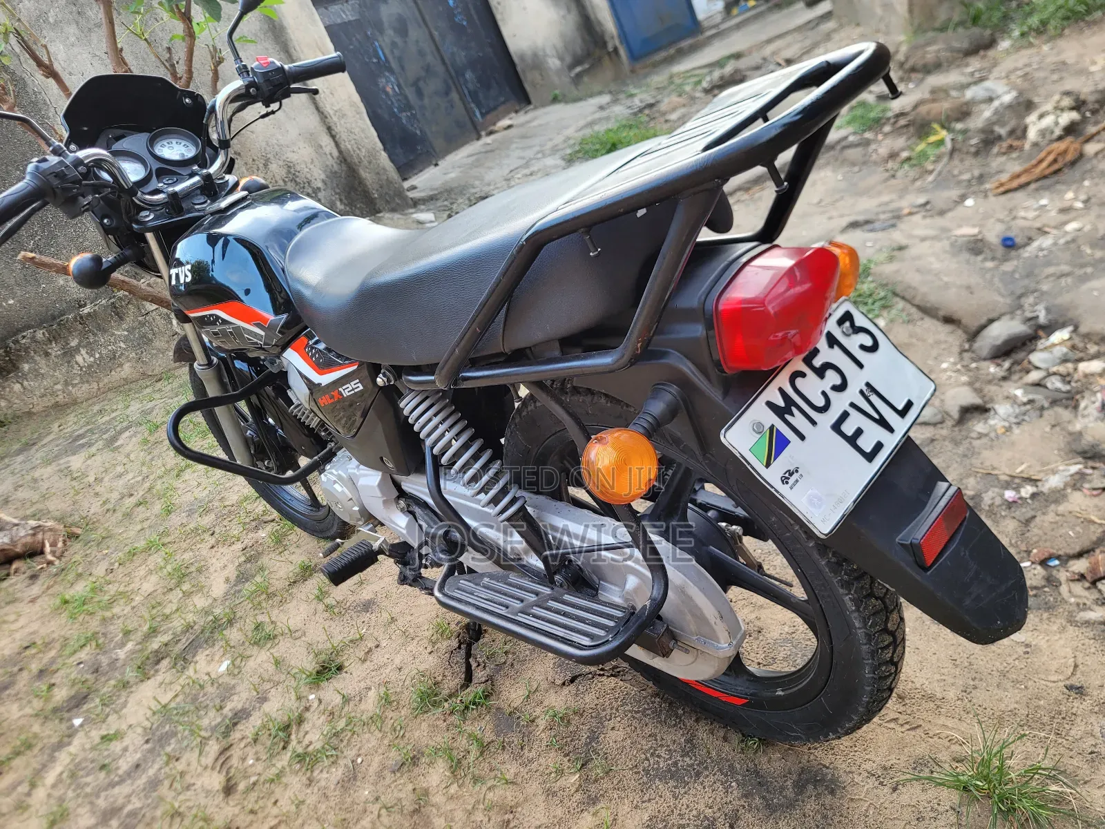 TVS HLX Plus ES 2025 Black