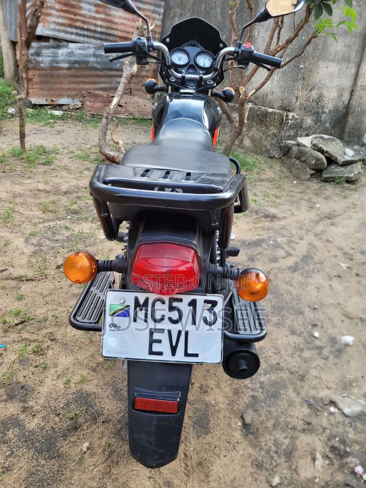 TVS HLX Plus ES 2025 Black