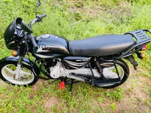 Bajaj Boxer 125 2025 Black