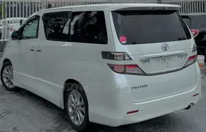 Toyota Vellfire 2009 White