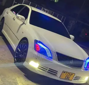 Toyota Crown 2006 Pearl