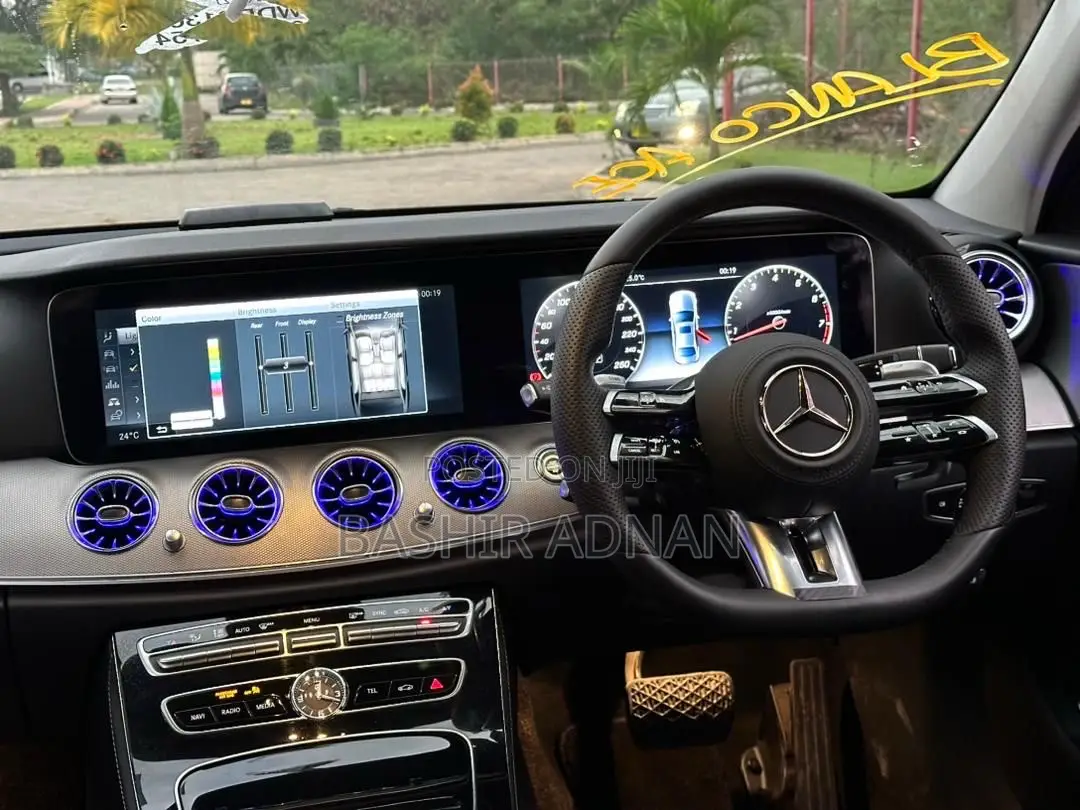 Mercedes-Benz E200 2016 Off white