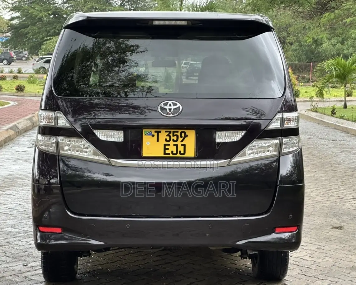 Toyota Vellfire 2008 Maroon
