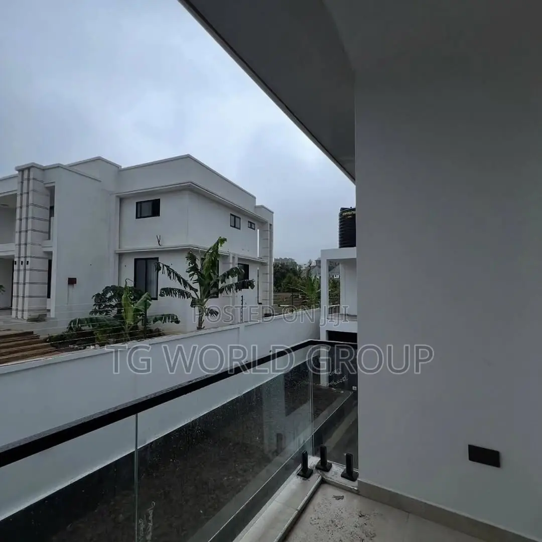 4bdrm Mansion in Goba for sale