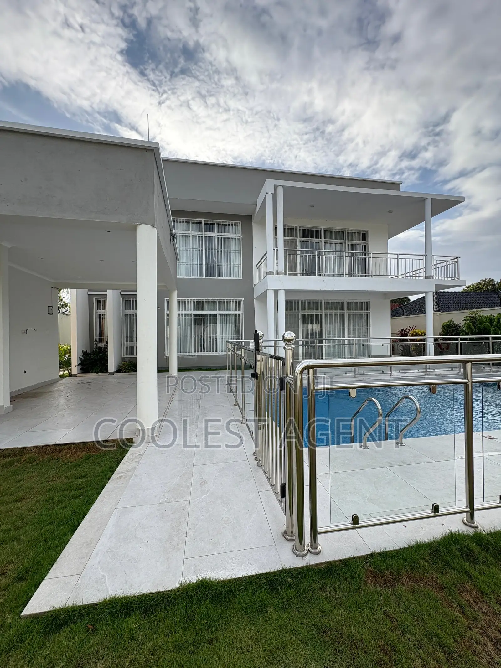 5bdrm Maisonette in Coolest Estate, Masaki for rent