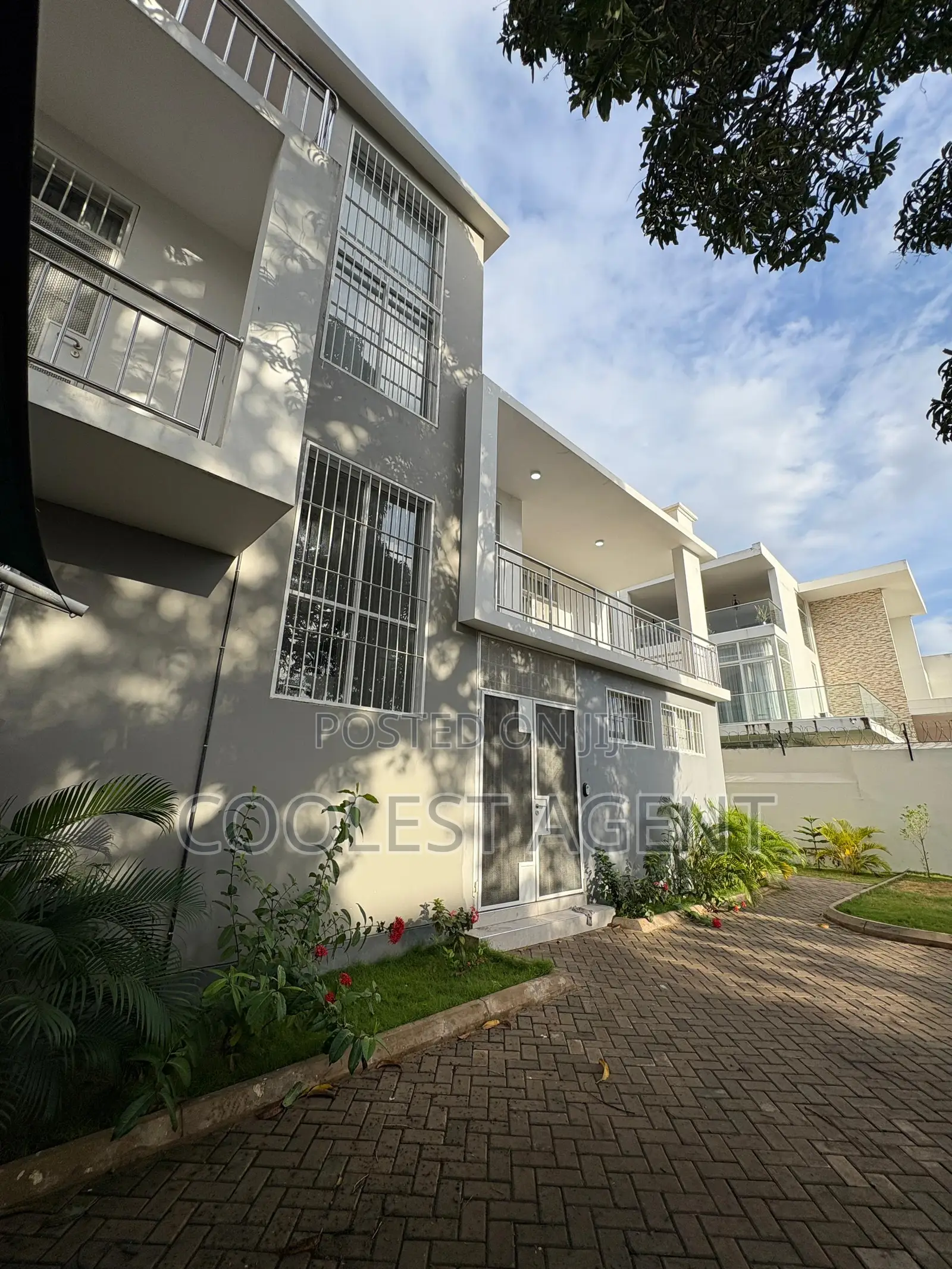 5bdrm Maisonette in Coolest Estate, Masaki for rent