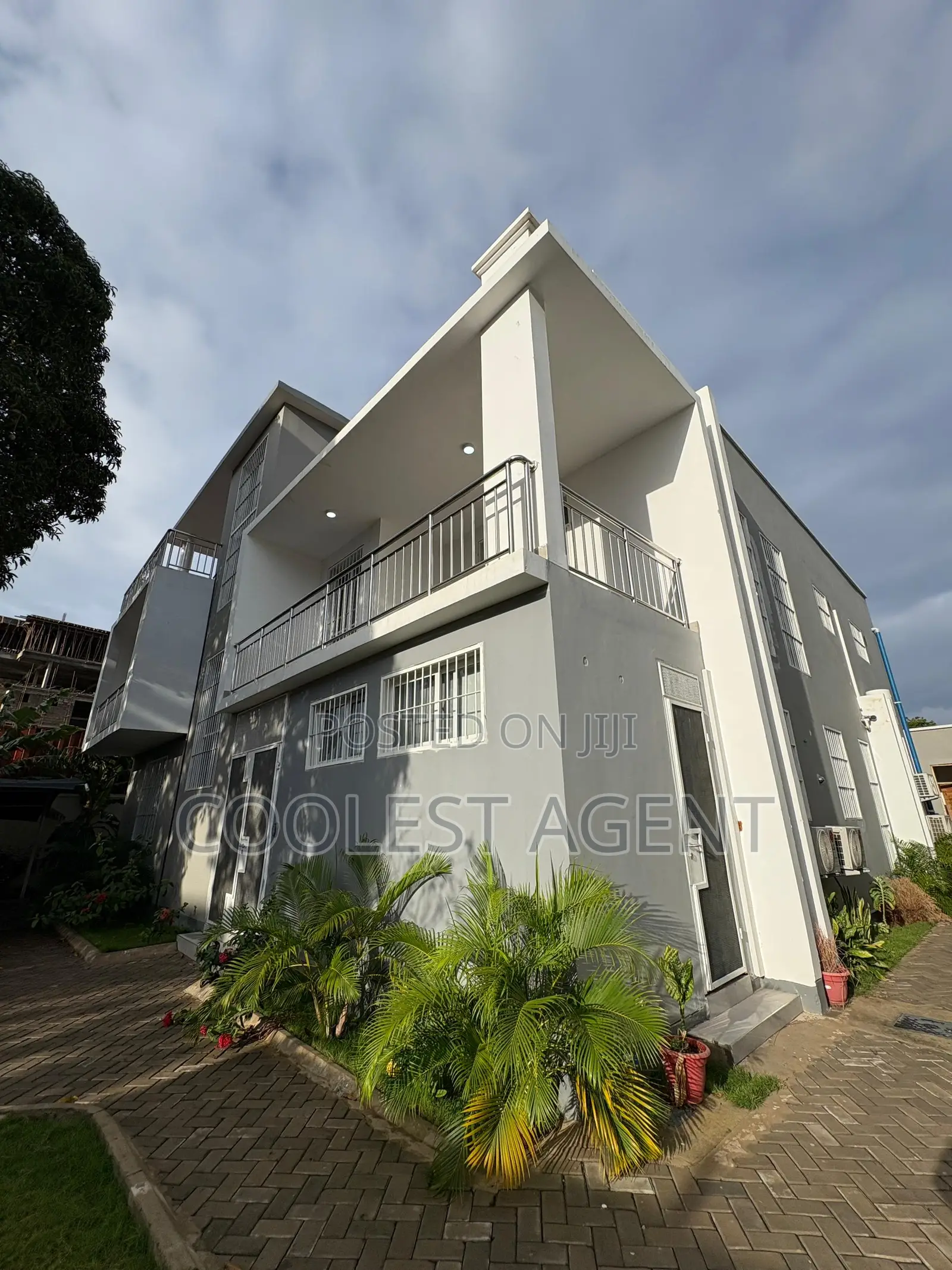 5bdrm Maisonette in Coolest Estate, Masaki for rent