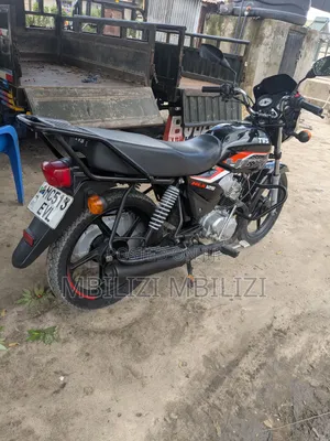 TVS HLX 125 2025 Black
