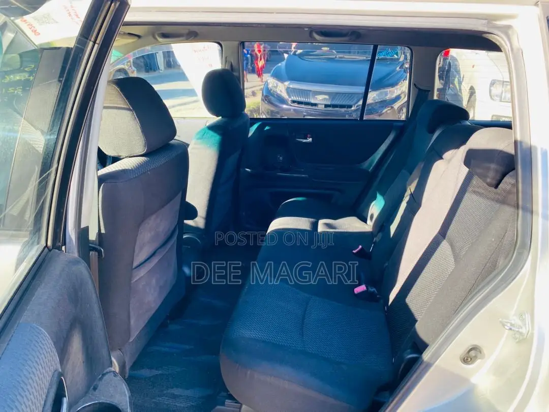 Toyota Kluger 2006 Silver