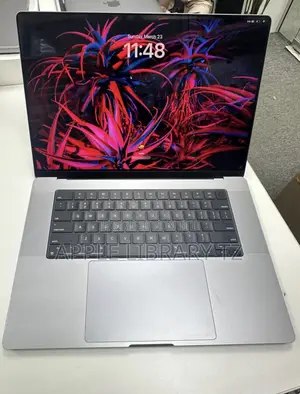 New Laptop Apple MacBook Pro 2021 M1 16GB Apple M1 Pro SSD 512GB