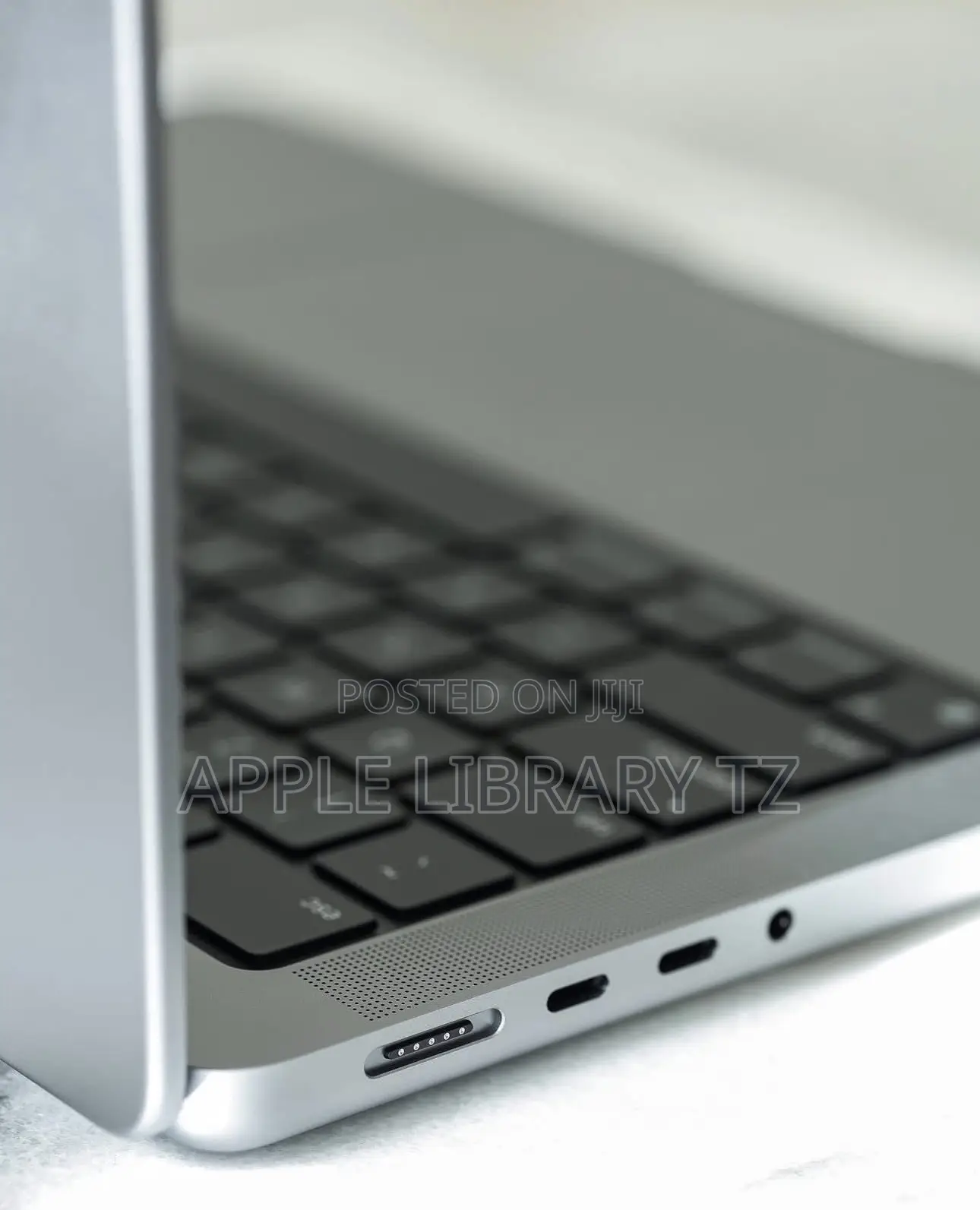 New Laptop Apple MacBook Pro 2021 M1 16GB Apple M1 Pro SSD 512GB
