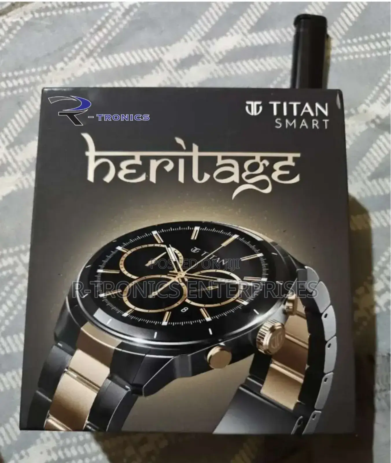 Titan Heritage Smartwatch