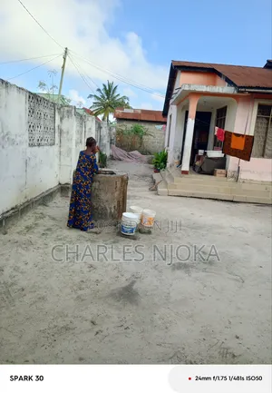 13bdrm House in Tanzania Daresalaam for sale