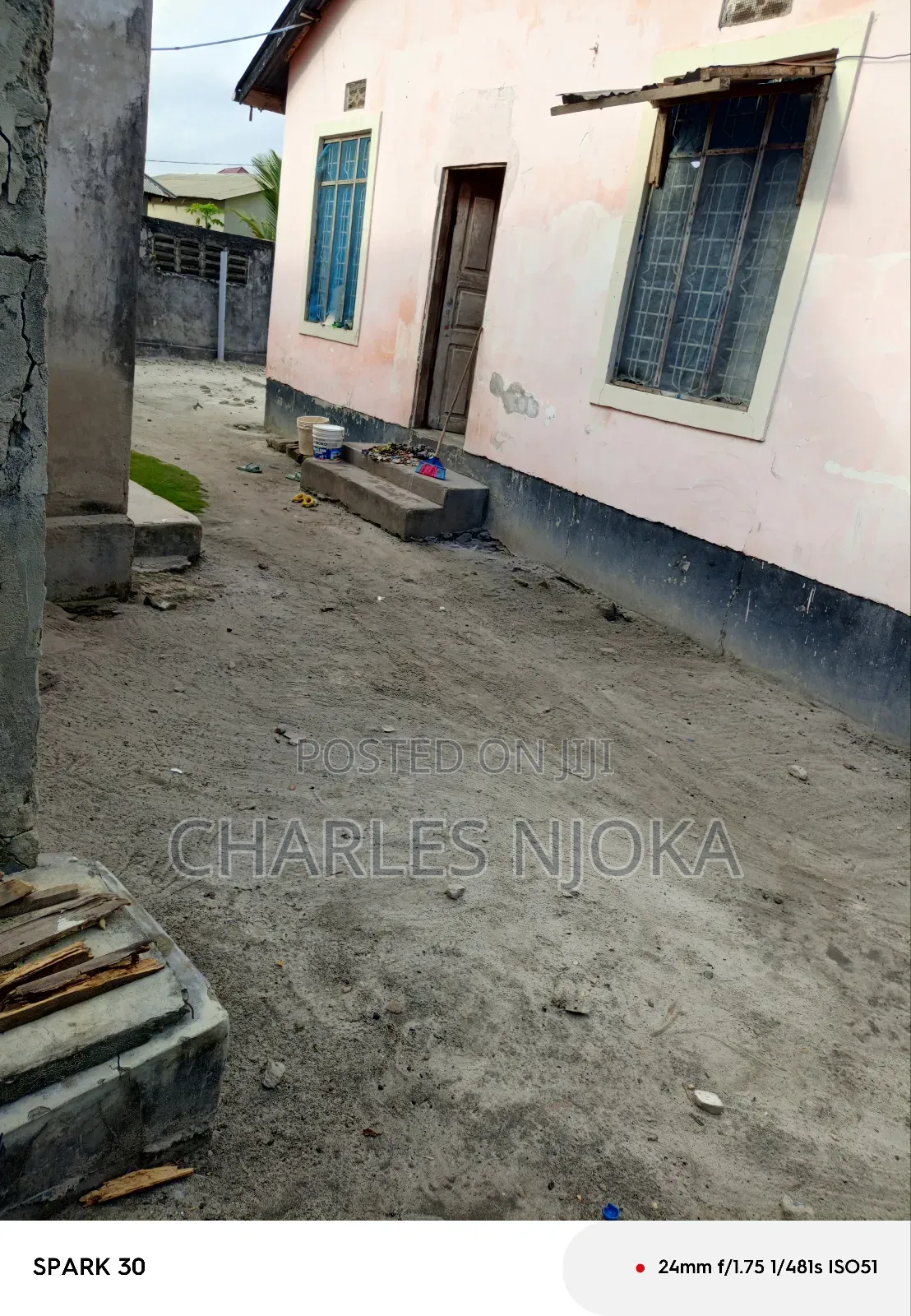 13bdrm House in Tanzania Daresalaam for sale