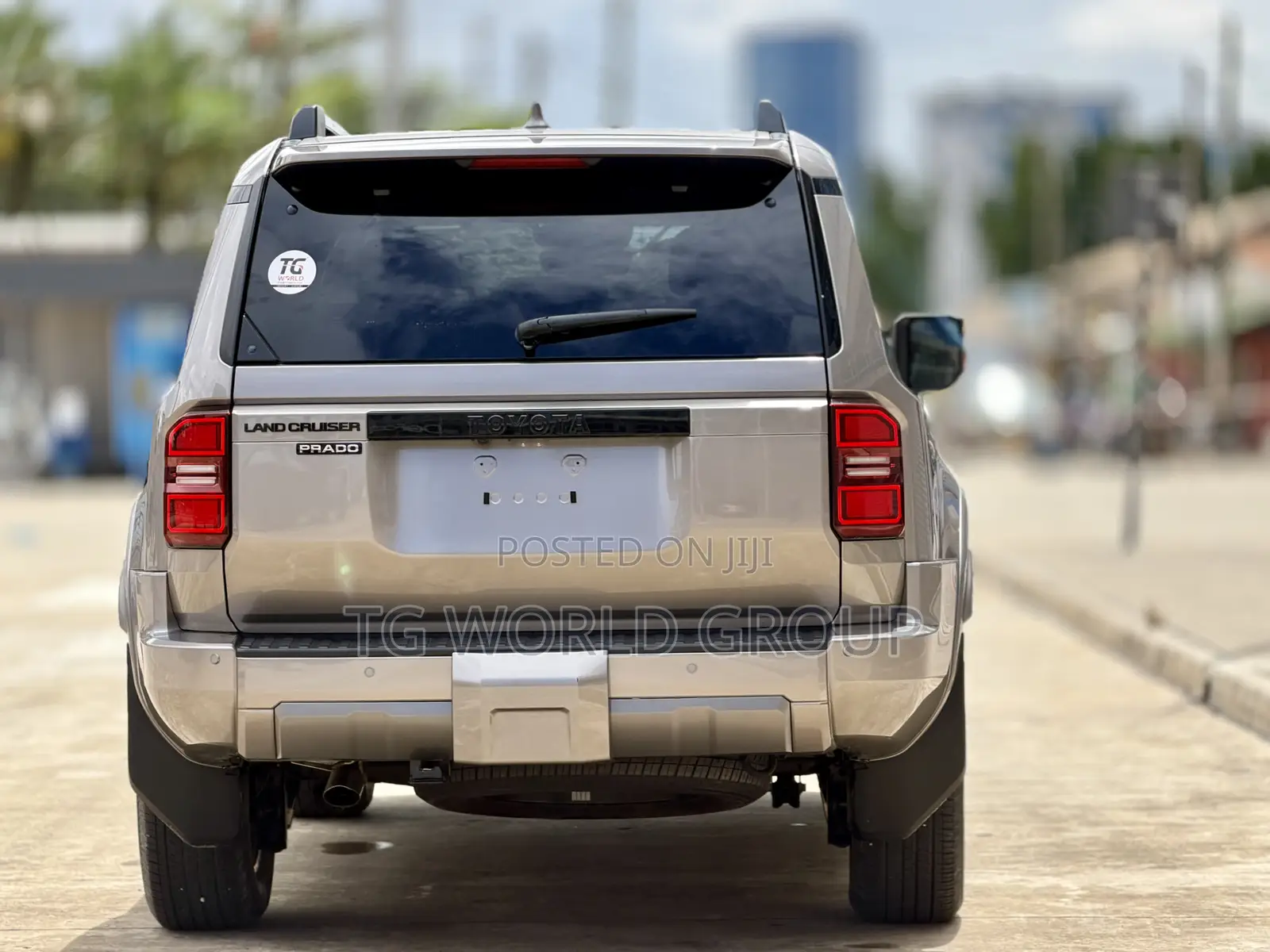 New Toyota Land Cruiser Prado 2.8 2024 Beige