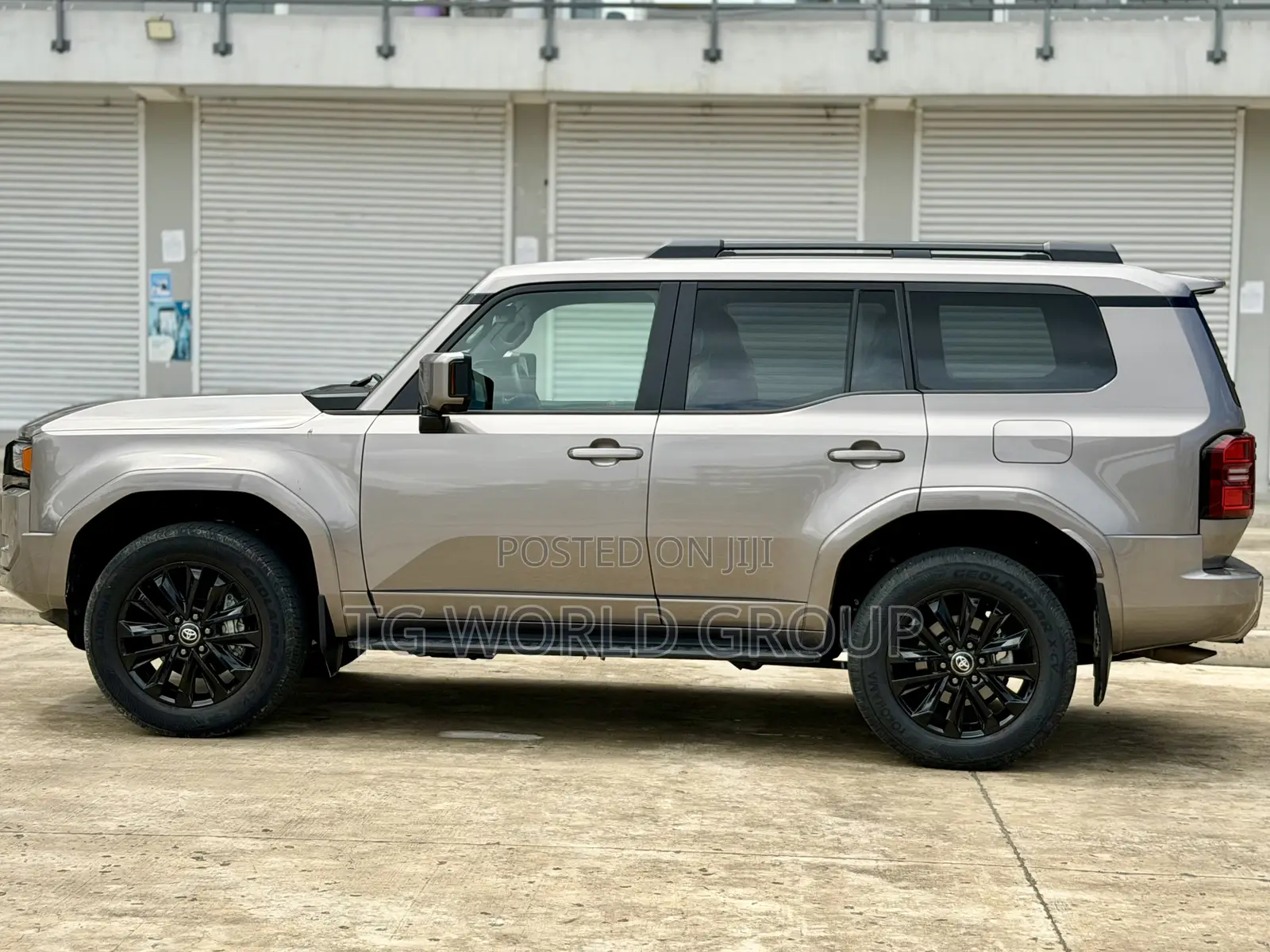 New Toyota Land Cruiser Prado 2.8 2024 Beige