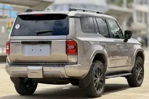 Toyota Land Cruiser Prado 2024 Silver