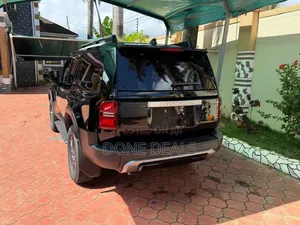 Toyota Land Cruiser Prado 2024 Black