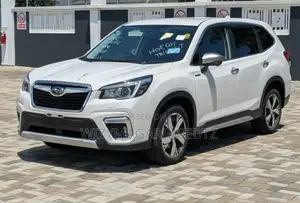 Subaru Forester 2019 Off white