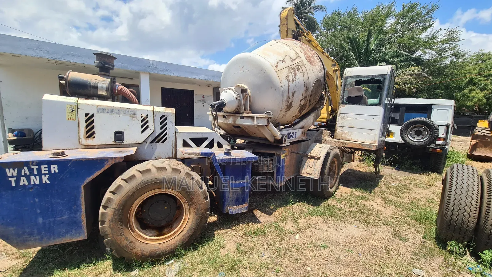 Aimix Self Loading Concrete Mixer for Sale at a Throw Away Price.
