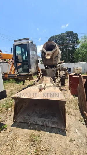 Aimix Self Loading Concrete Mixer for Sale at a Throw Away Price.