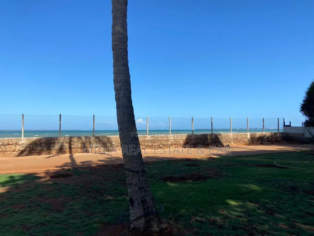8bdrm House in Mbezi Beach for sale