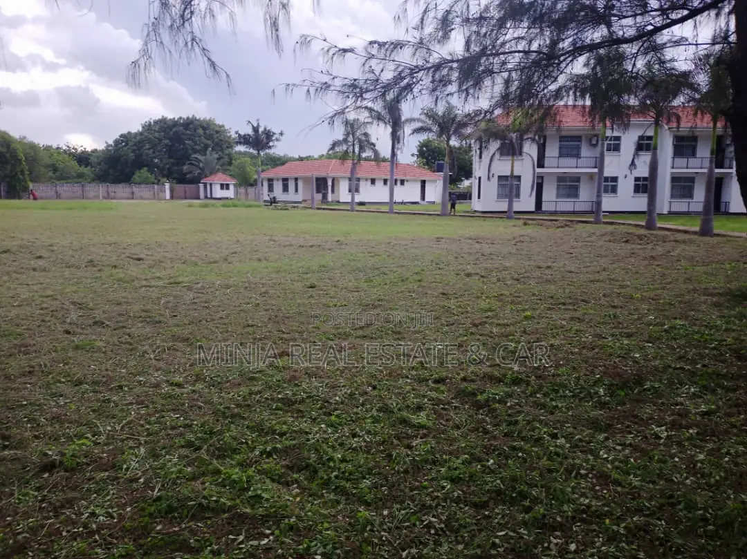 14bdrm House in Kunduchi for sale