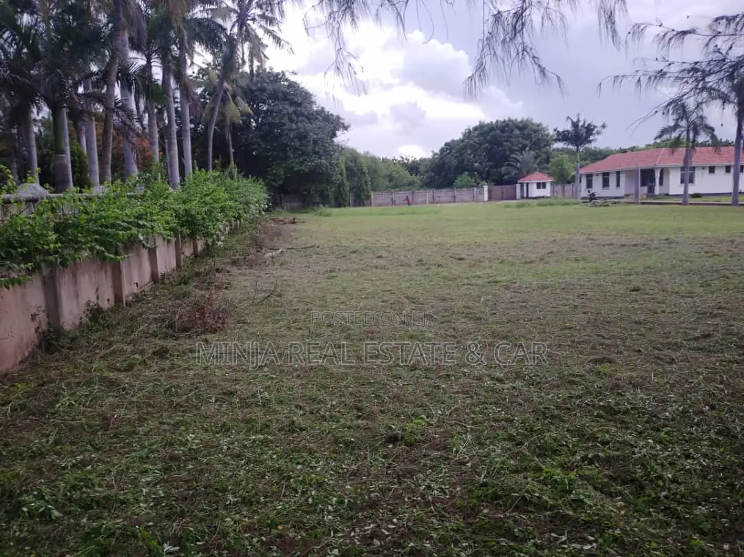 14bdrm House in Kunduchi for sale