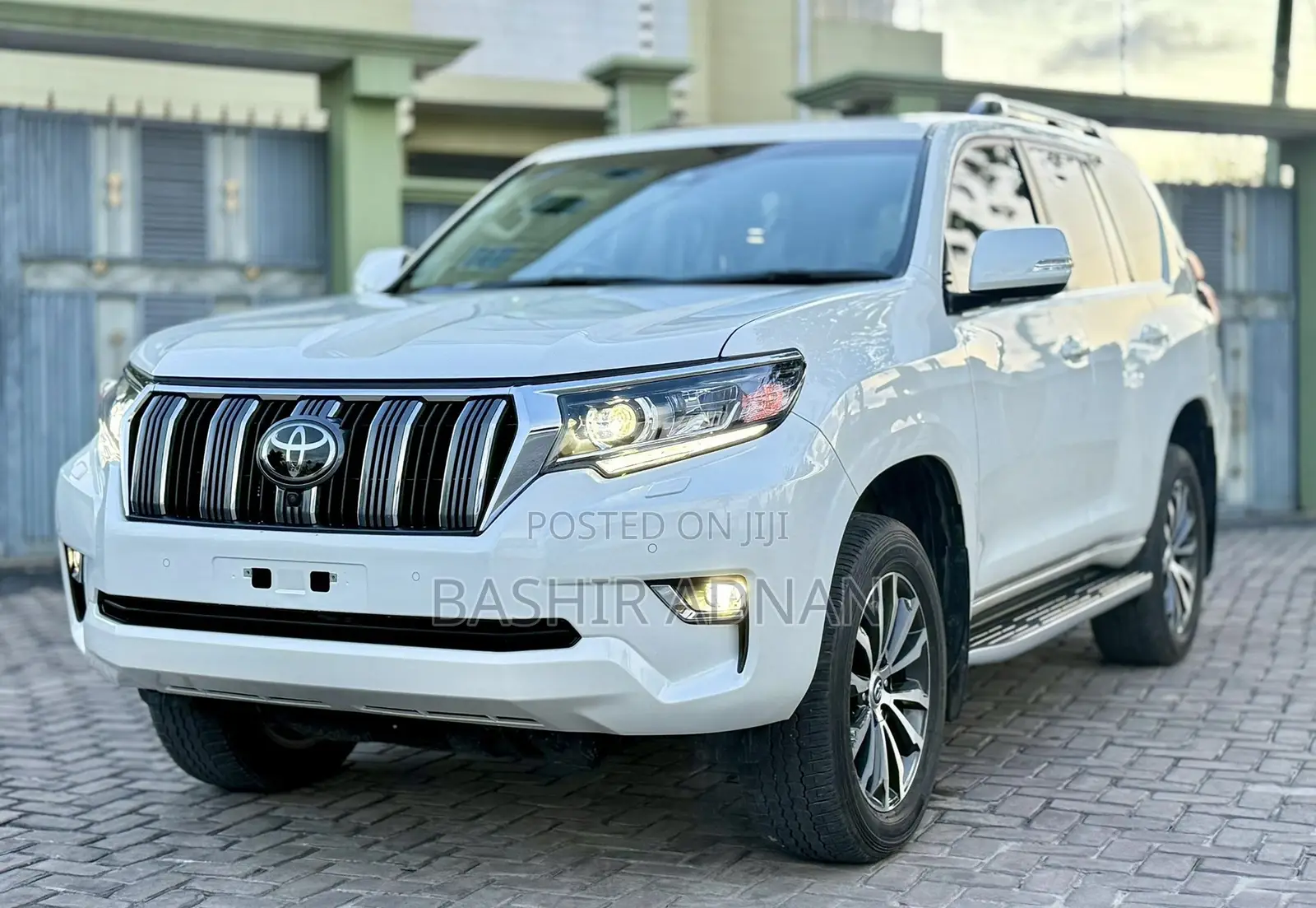 Toyota Land Cruiser Prado 2.8 2023 Pearl