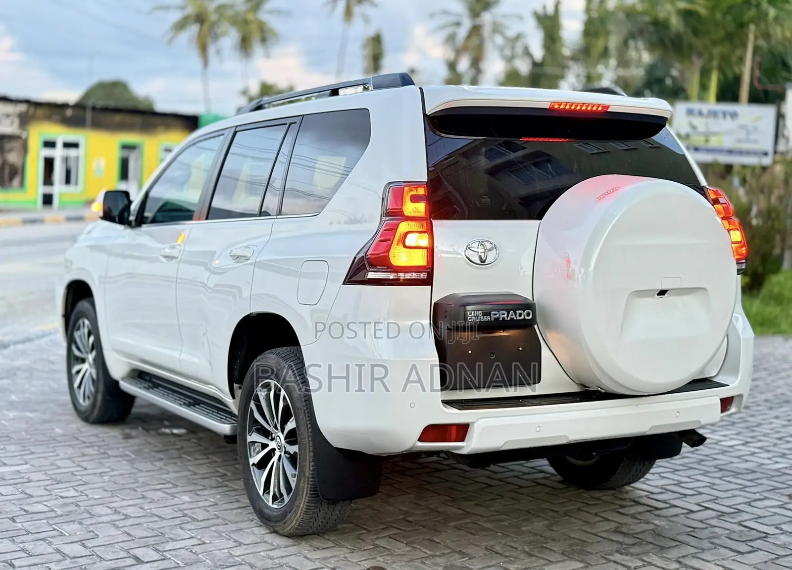Toyota Land Cruiser Prado 2.8 2023 Pearl