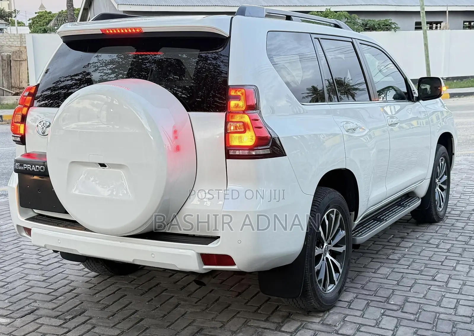 Toyota Land Cruiser Prado 2.8 2023 Pearl