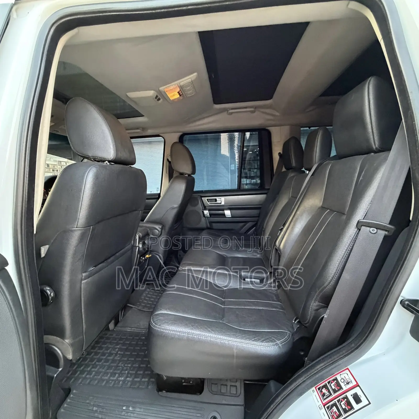 Land Rover Discovery 2011 White