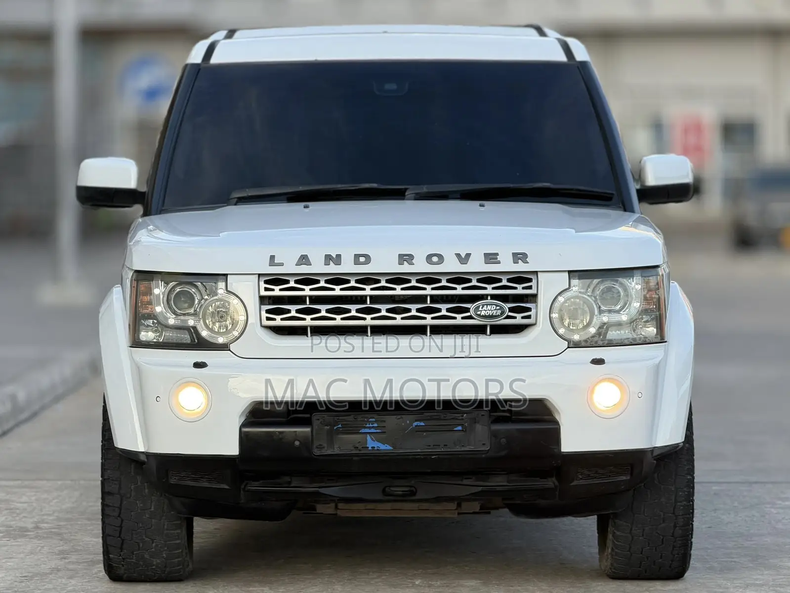 Land Rover Discovery 2011 White