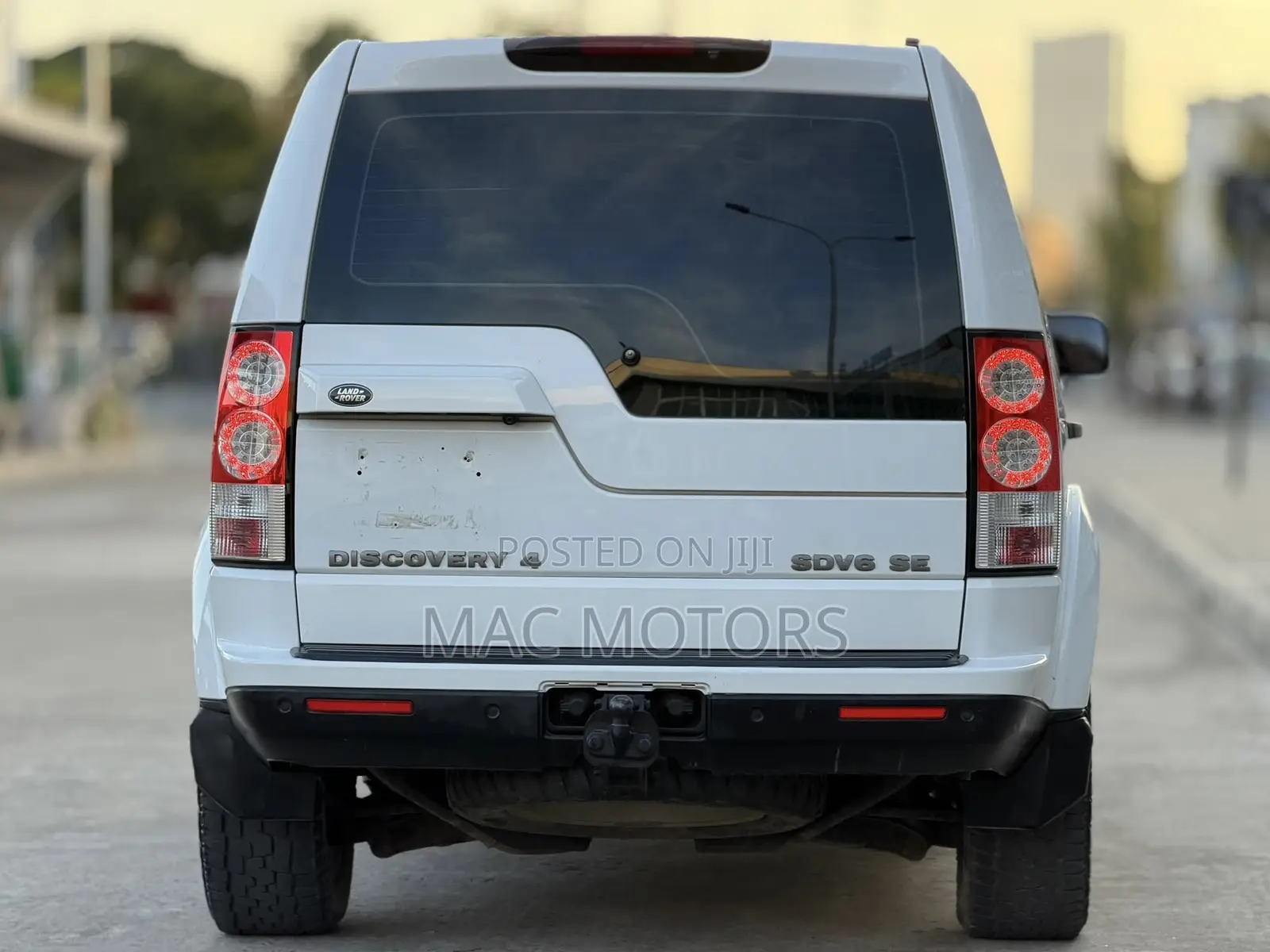 Land Rover Discovery 2011 White