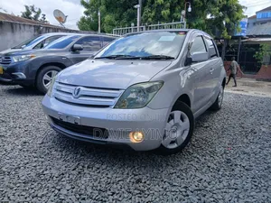 Toyota IST 2003 Silver