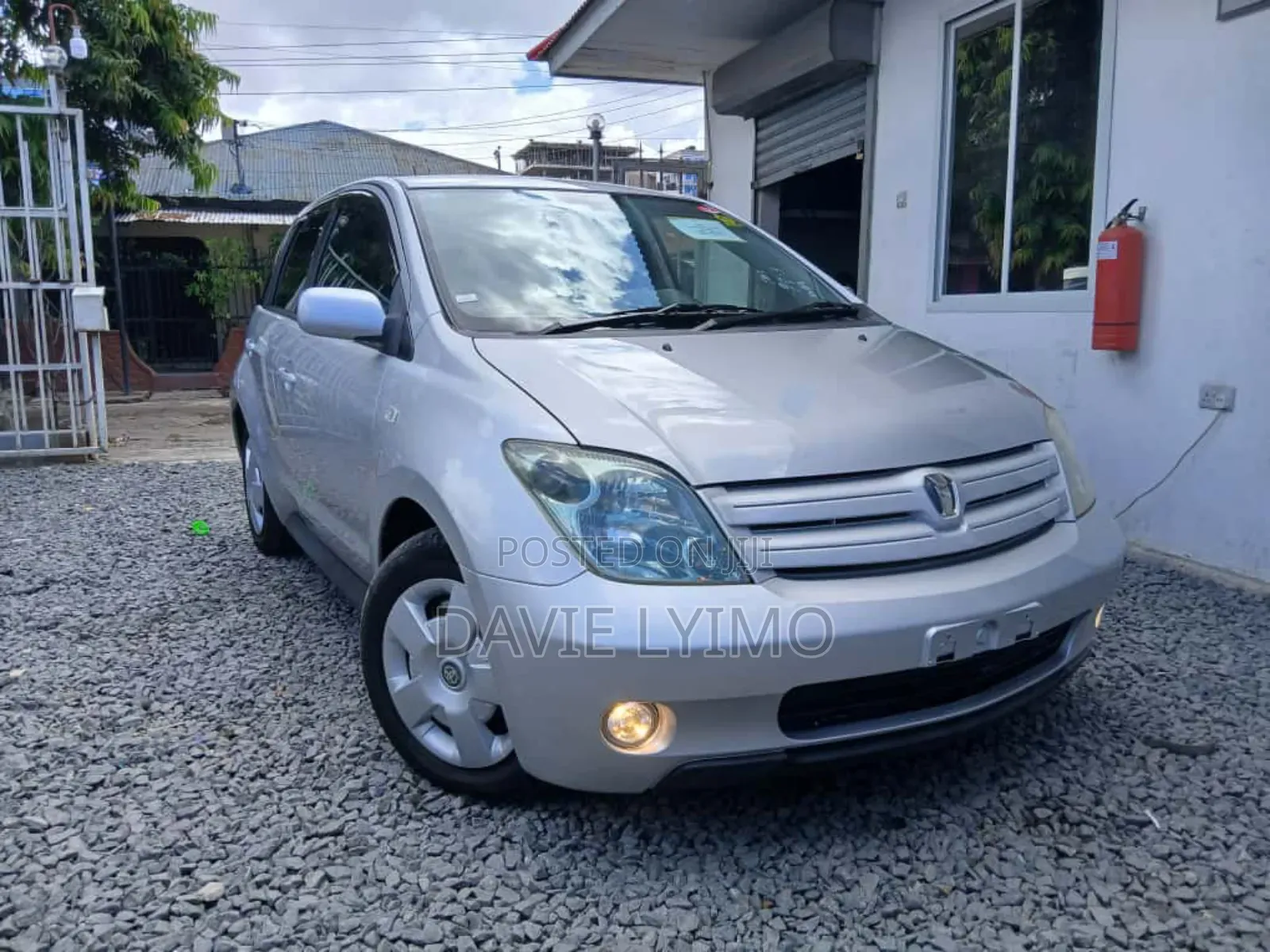 Toyota IST 2003 Silver