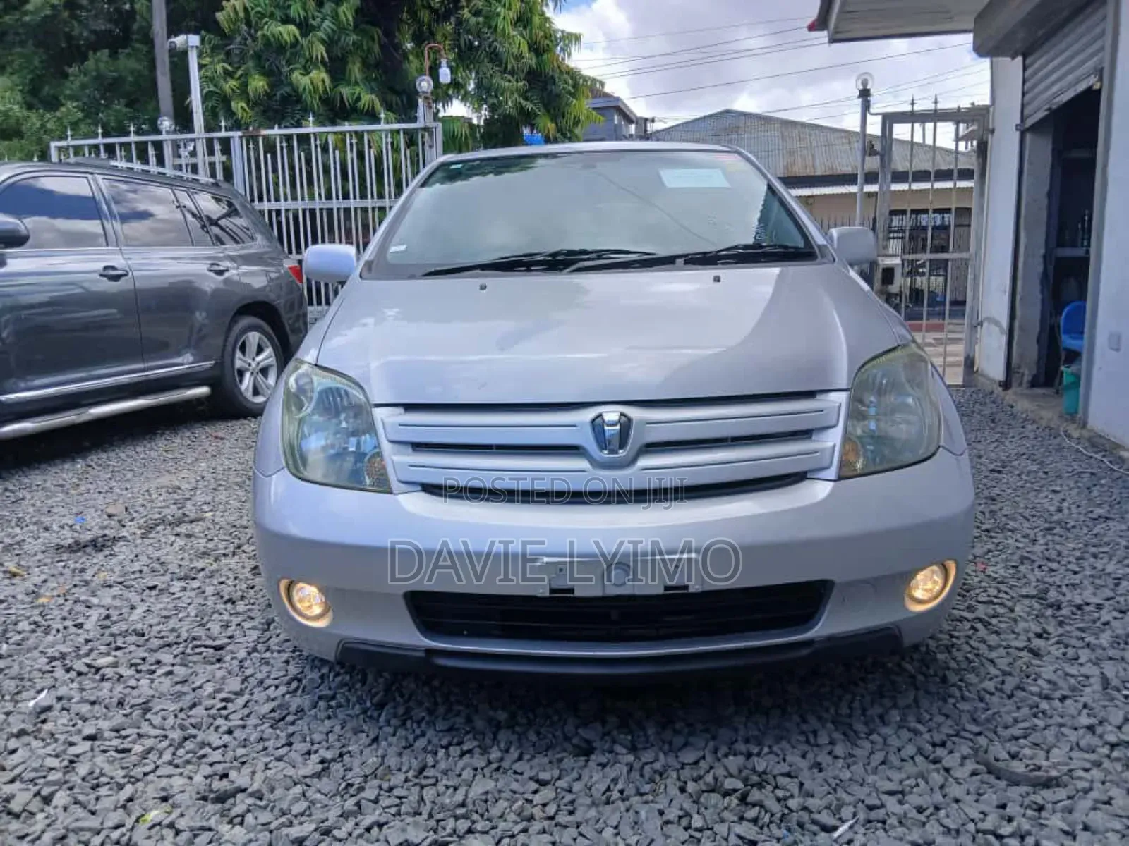 Toyota IST 2003 Silver