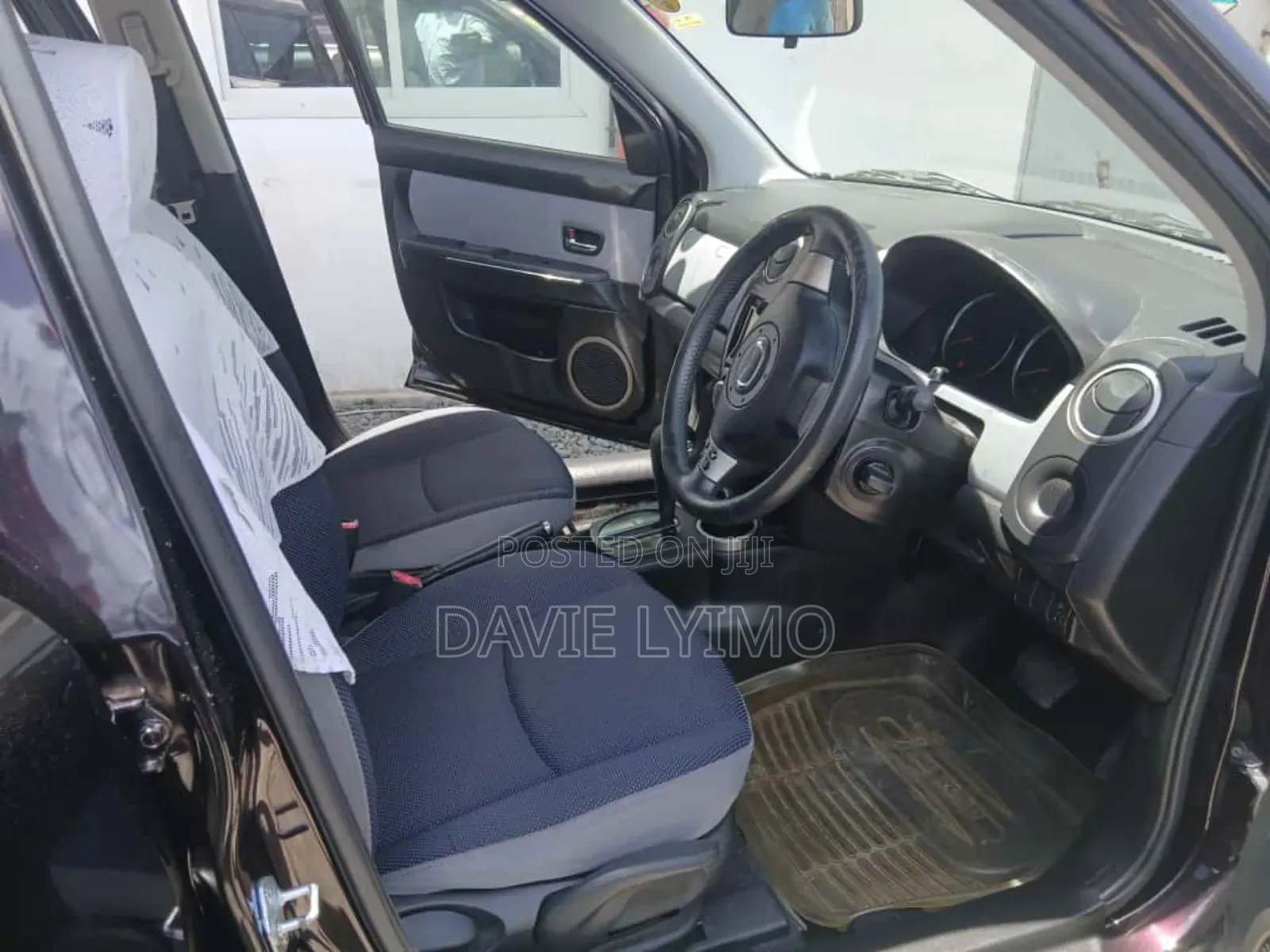 Mazda Verisa 2010 Black