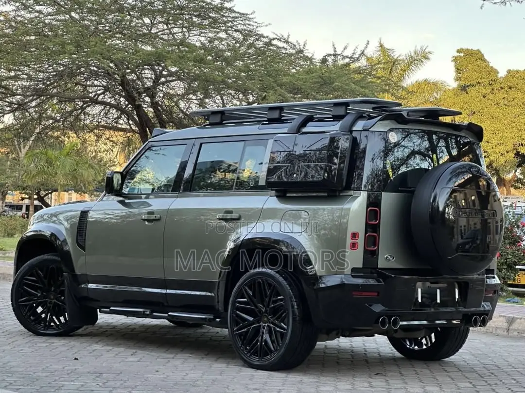 Land Rover Defender 2022 Green