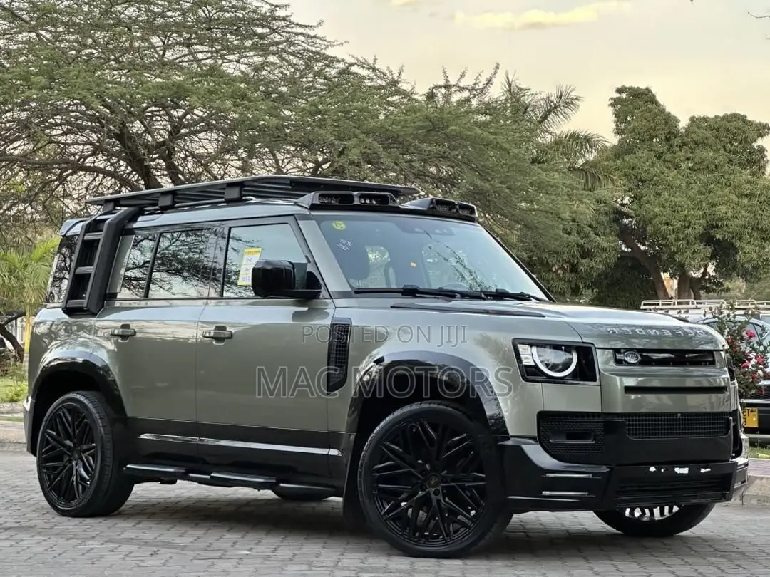 Land Rover Defender 2022 Green