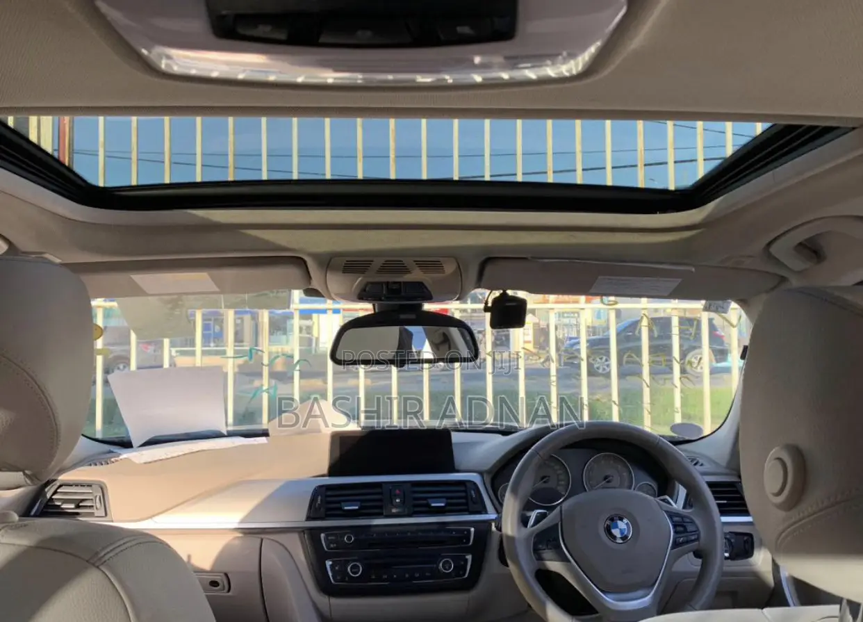 BMW 3 Series 320i RWD 2013 Gray